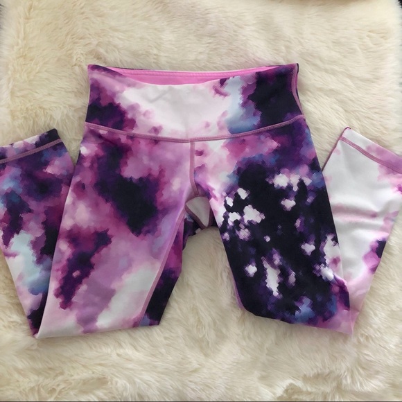 Lululemon Wunder Under Crop III
Blooming Pixie - Picture 2 of 8